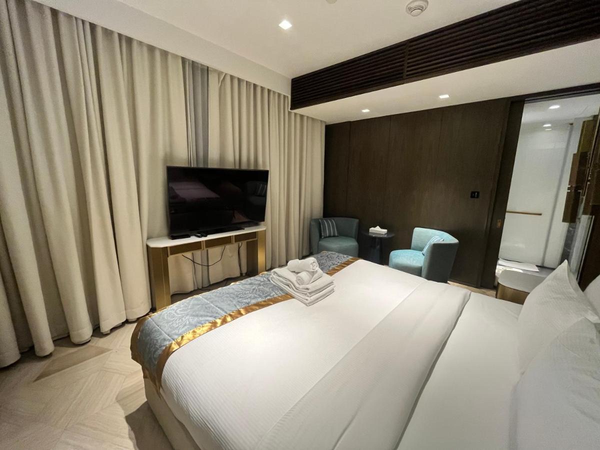 ModernLux - FIVE Palm Resort 2 Bedrooms plus Maids&Private Jacuzzi Dubai Buitenkant foto