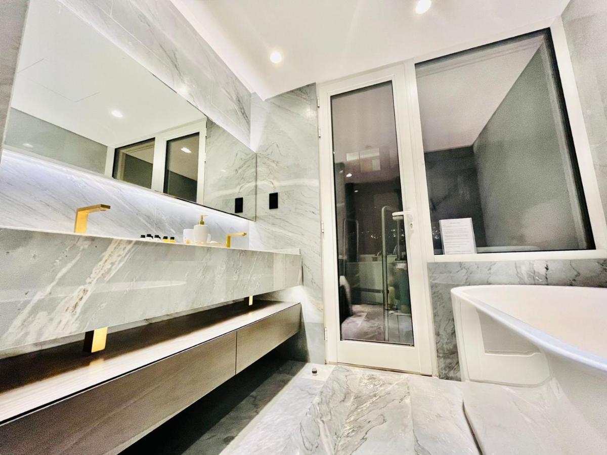 ModernLux - FIVE Palm Resort 2 Bedrooms plus Maids&Private Jacuzzi Dubai Buitenkant foto